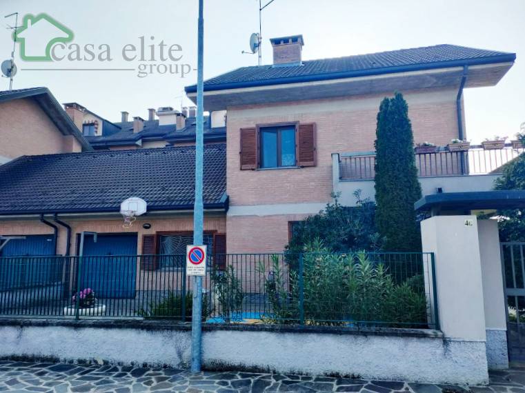 casa indipendente in vendita a Carpiano