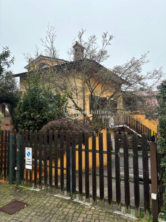 casa indipendente in vendita a Carpiano