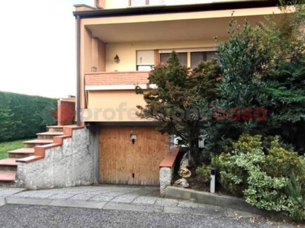 casa indipendente in vendita a Carpiano in zona Draghetto