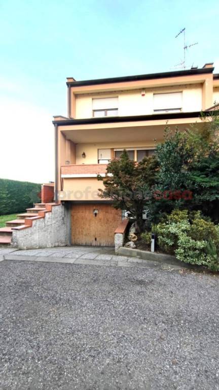 casa indipendente in vendita a Carpiano in zona Draghetto