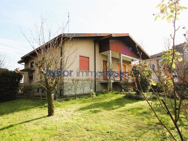 casa indipendente in vendita a Carpiano in zona Ortigherio