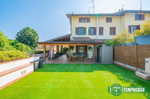 casa indipendente in vendita a Carpiano