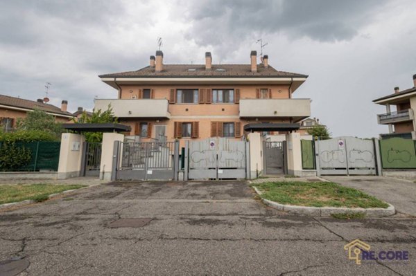 casa indipendente in vendita a Carpiano