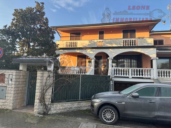 casa indipendente in vendita a Carpiano