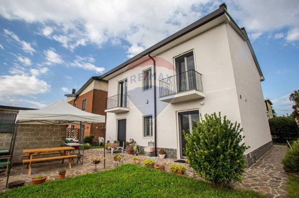 casa indipendente in vendita a Carpiano