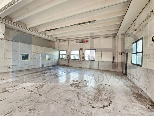 terreno edificabile in vendita a Carpiano