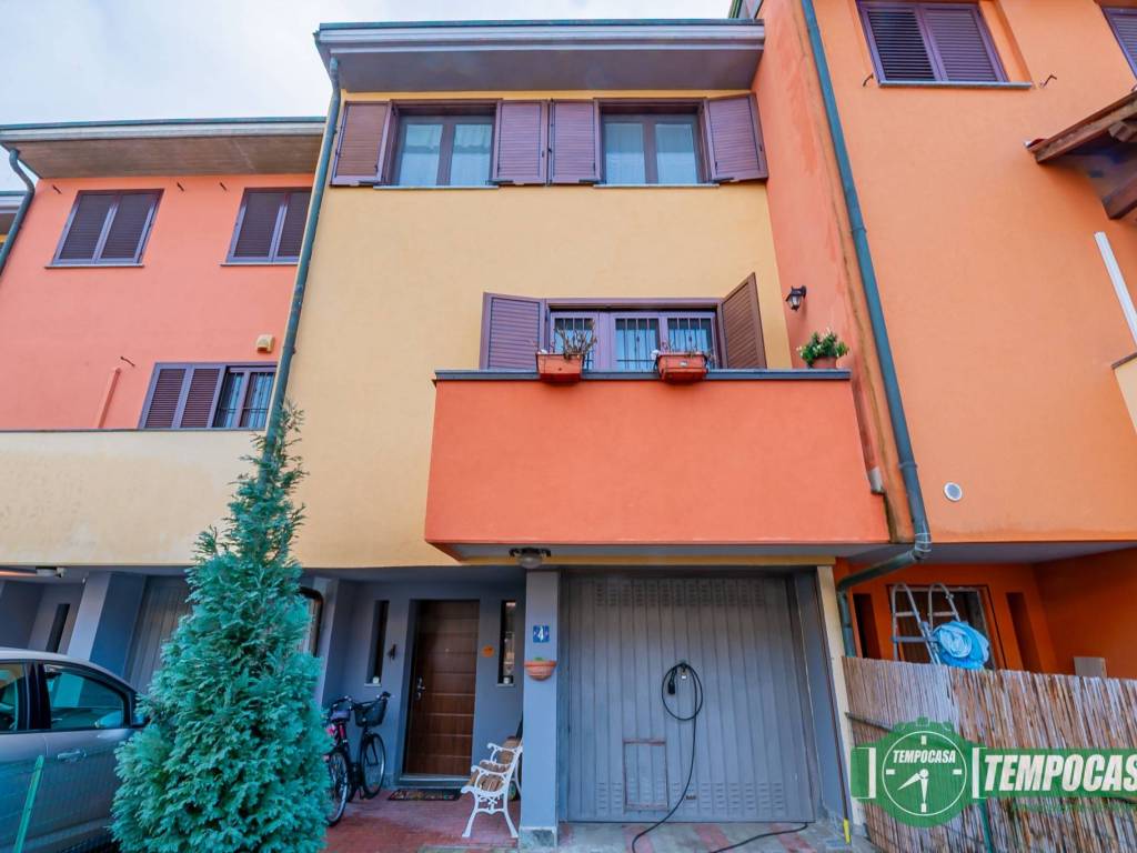 casa indipendente in vendita a Carpiano