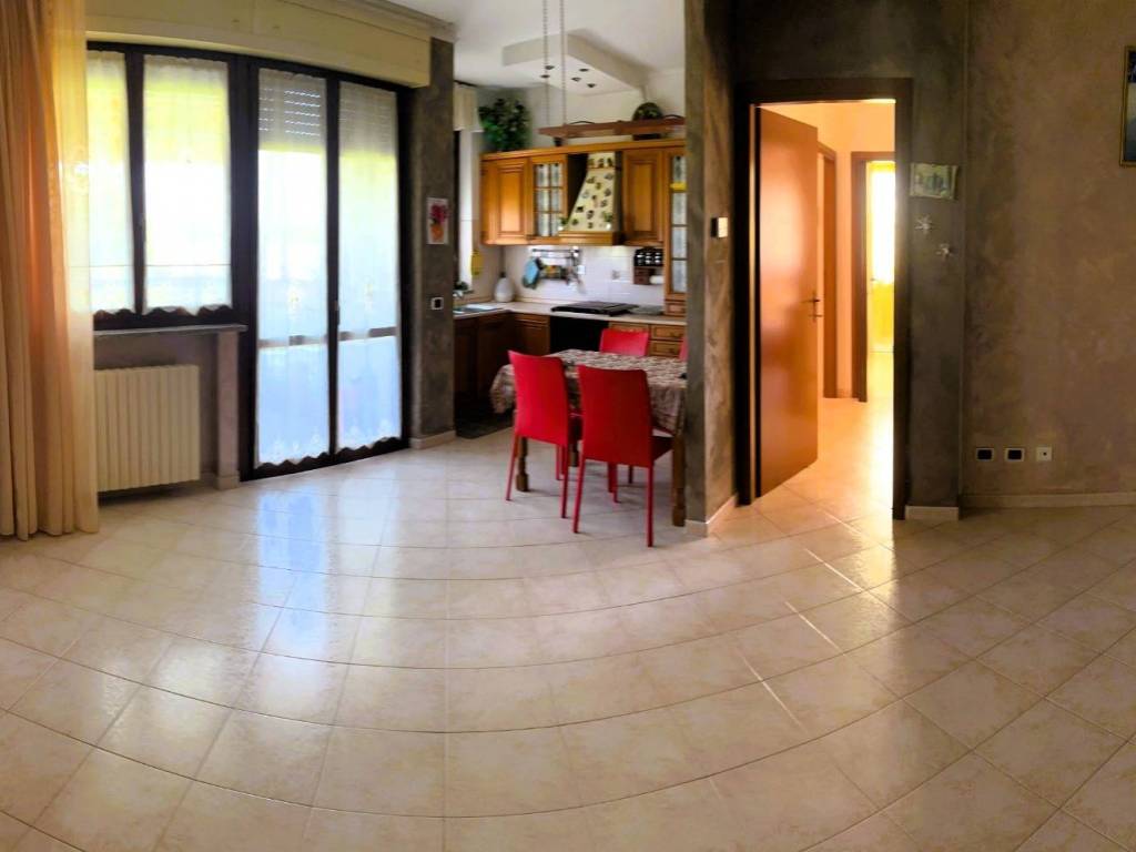 appartamento in vendita a Carpiano in zona Draghetto