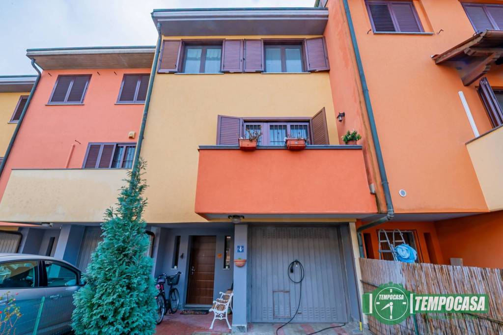 casa indipendente in vendita a Carpiano