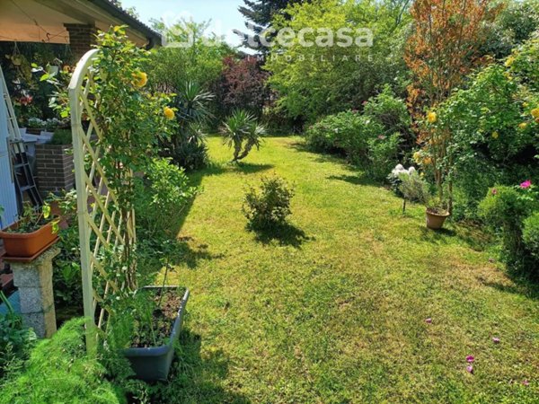 casa indipendente in vendita a Carpiano