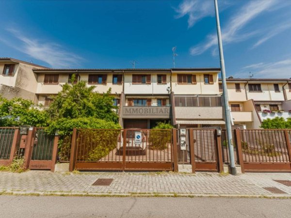 casa indipendente in vendita a Carpiano
