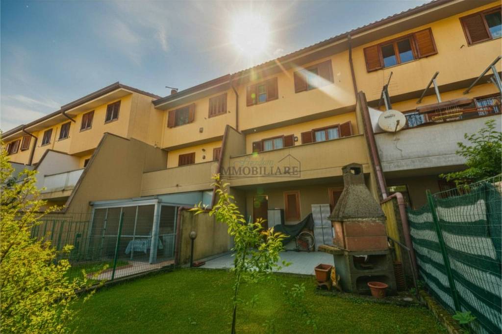 casa indipendente in vendita a Carpiano