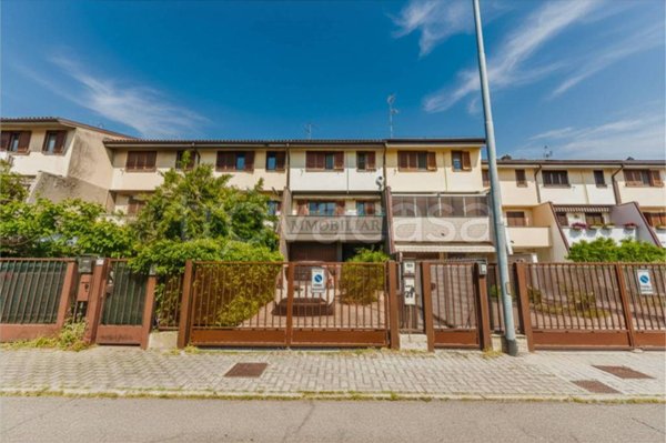 casa indipendente in vendita a Carpiano