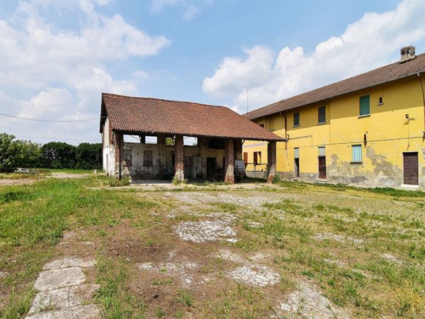 casa indipendente in vendita a Carpiano