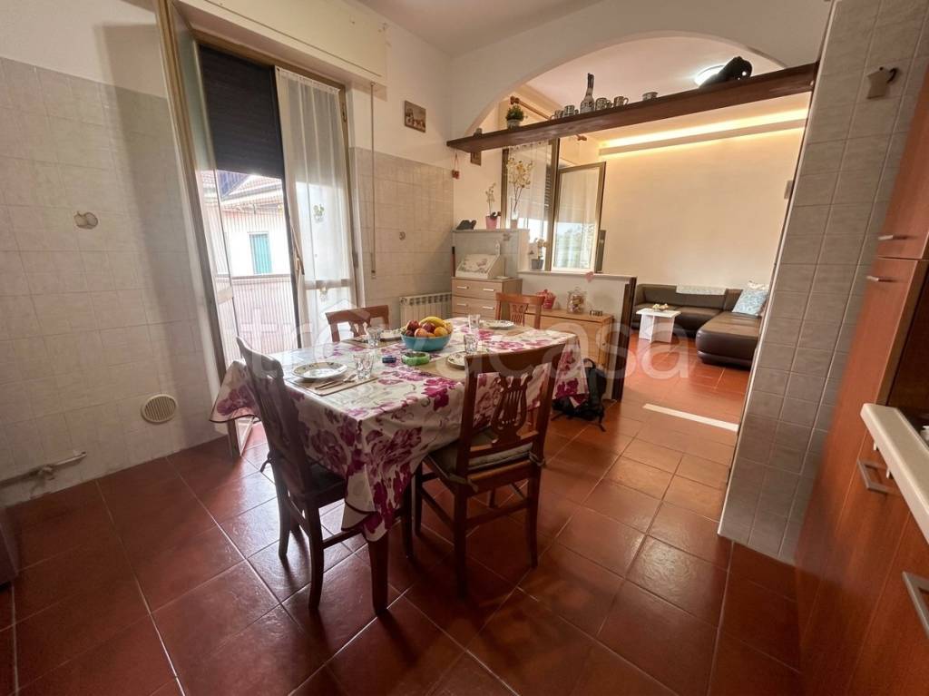 appartamento in vendita a Carpiano in zona Ortigherio
