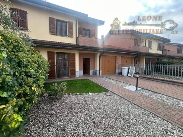 casa indipendente in vendita a Carpiano