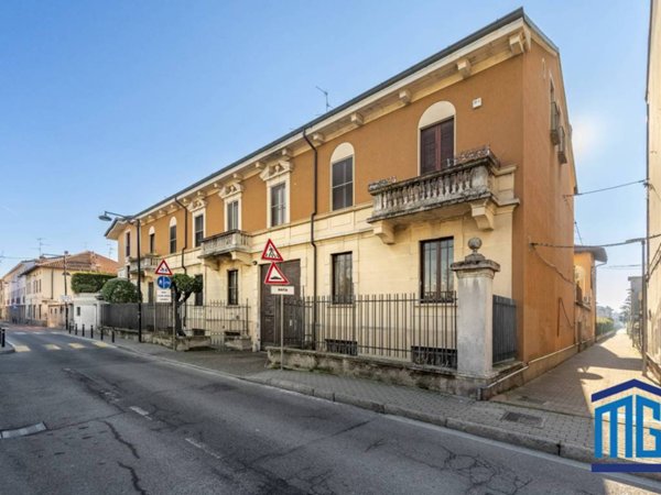 appartamento in vendita a Carugate