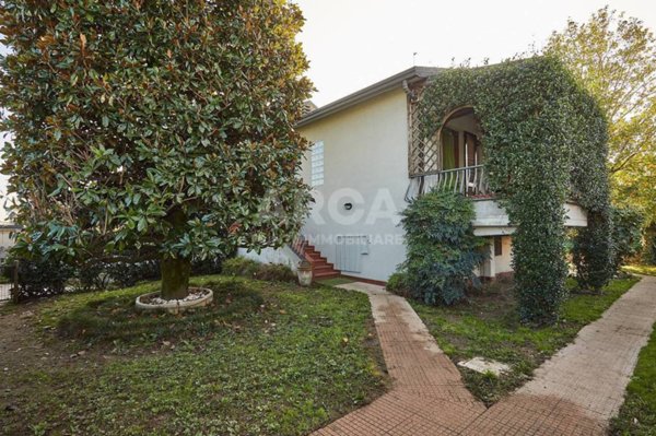 casa indipendente in vendita a Carugate