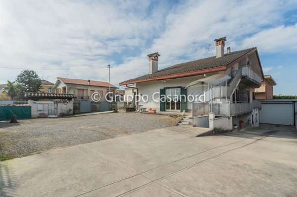 casa indipendente in vendita a Carugate