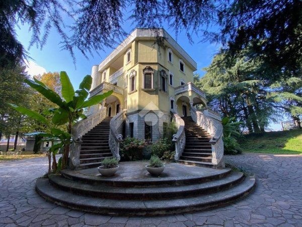 casa indipendente in vendita a Carugate