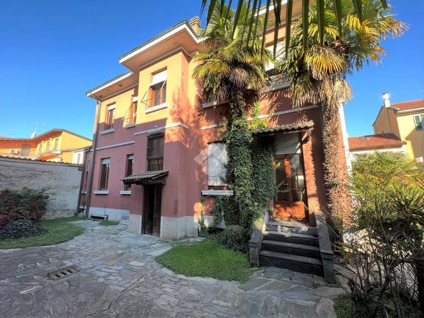 casa indipendente in vendita a Carugate