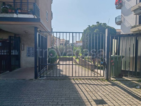 locale di sgombero in vendita a Carugate