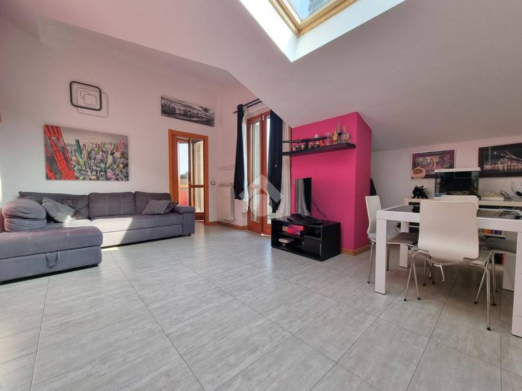 appartamento in vendita a Carugate