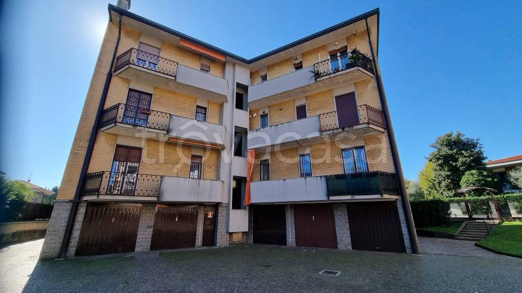appartamento in vendita a Carugate
