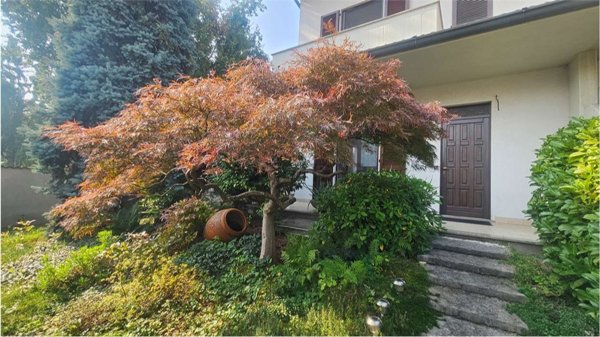 casa indipendente in vendita a Carugate