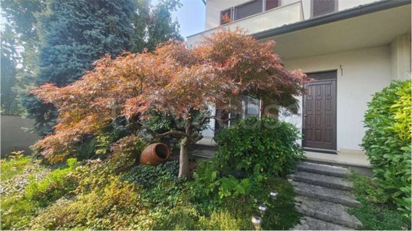 casa indipendente in vendita a Carugate