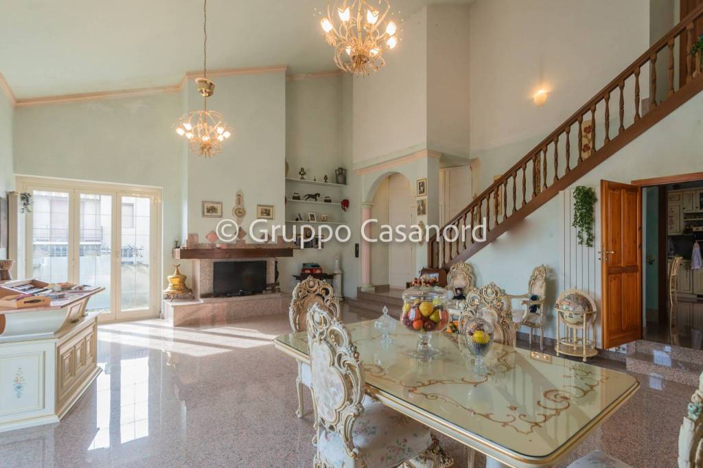 casa indipendente in vendita a Carugate