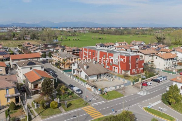 casa indipendente in vendita a Carugate