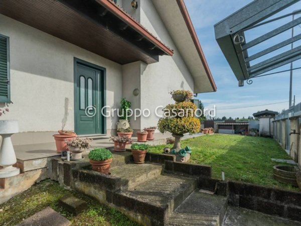 casa indipendente in vendita a Carugate