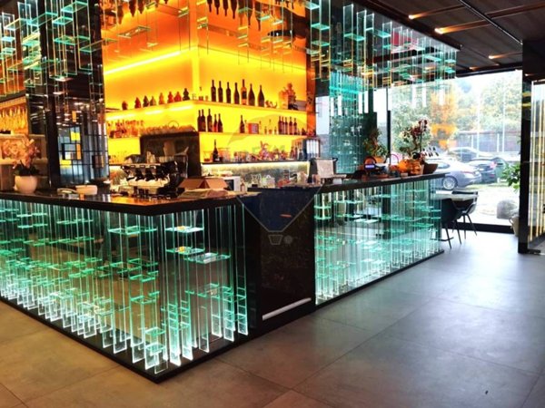 negozio in vendita a Carugate