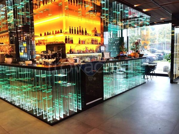 negozio in vendita a Carugate