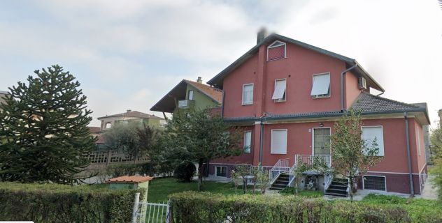 casa indipendente in vendita a Carugate