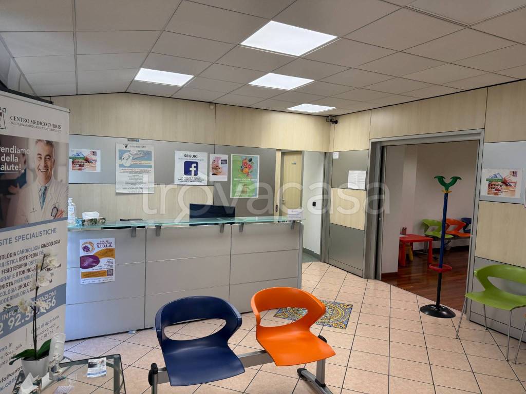 ufficio in vendita a Carugate