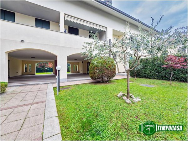 appartamento in vendita a Carugate