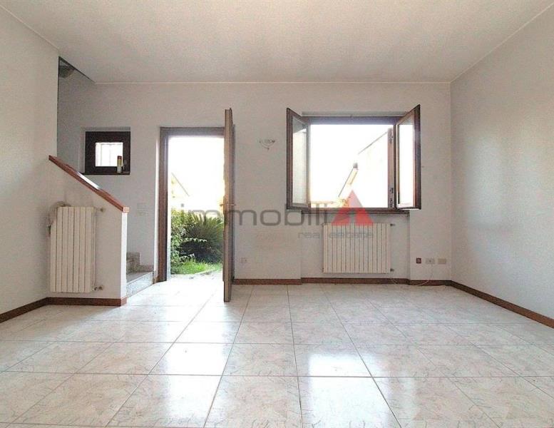 casa indipendente in vendita a Carugate
