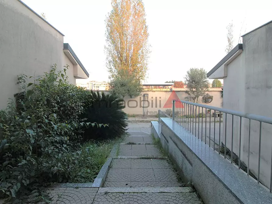 casa indipendente in vendita a Carugate