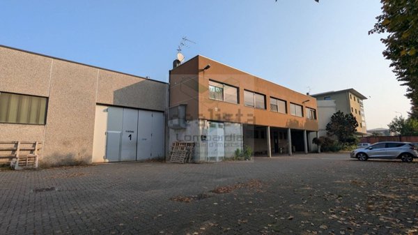 pentavano in vendita a Carugate