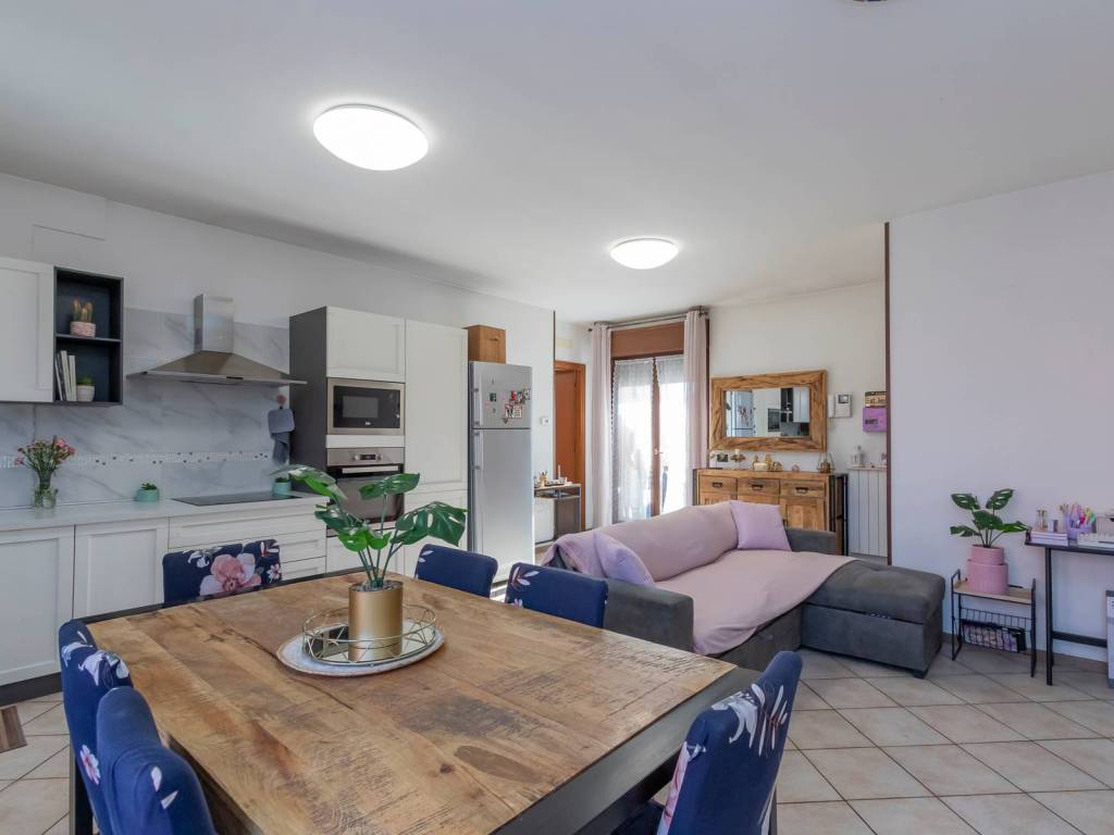 appartamento in vendita a Carugate