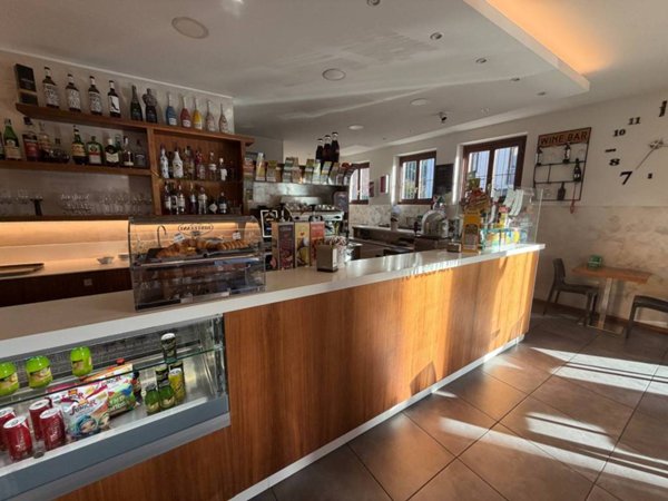 negozio in vendita a Carugate