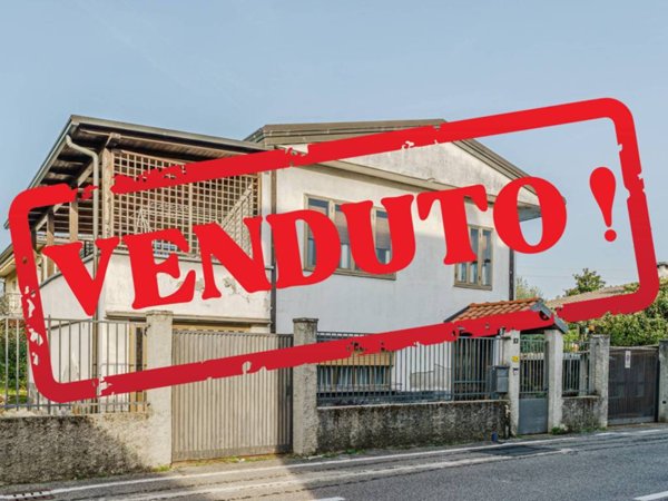 casa indipendente in vendita a Carugate