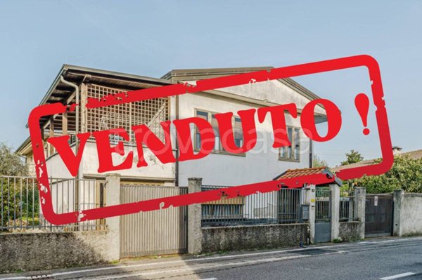 casa indipendente in vendita a Carugate
