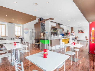 negozio in vendita a Carugate