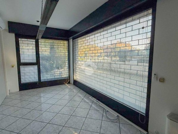 negozio in vendita a Carugate