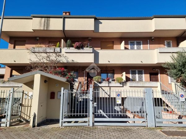 casa indipendente in vendita a Carugate