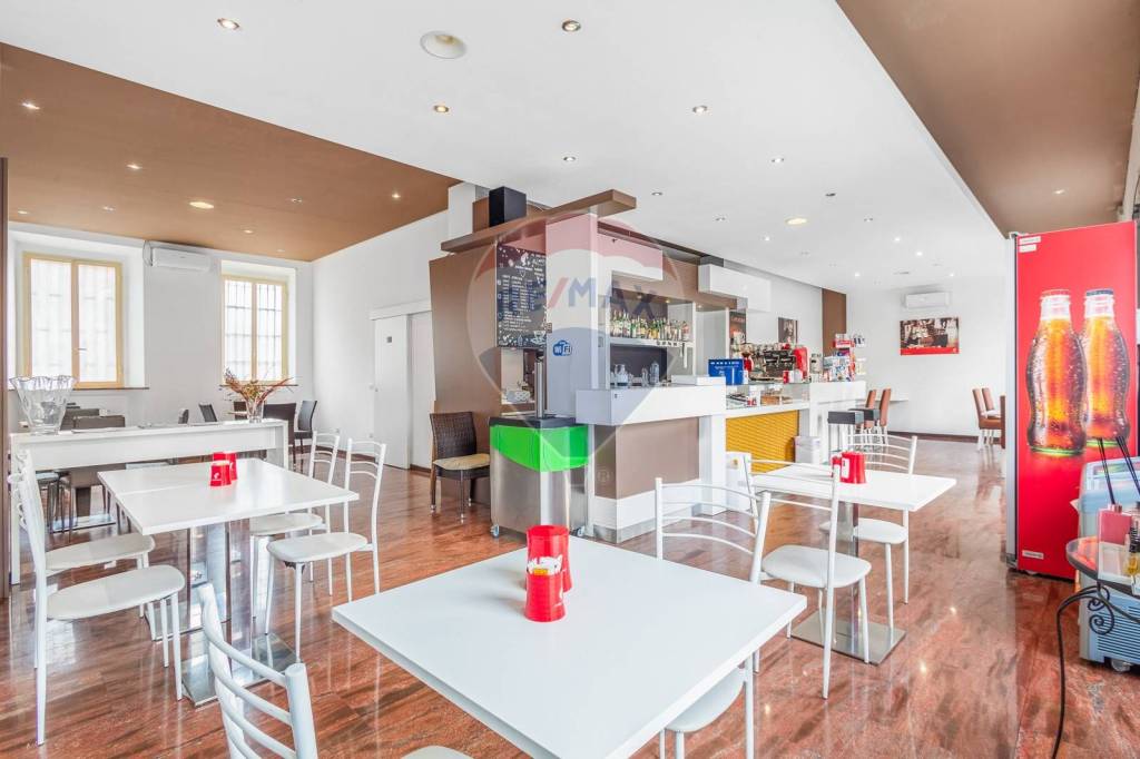 negozio in vendita a Carugate