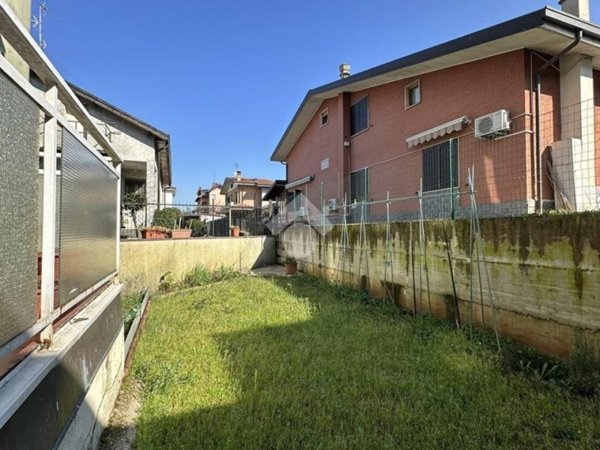 appartamento in vendita a Carugate